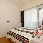 G Tower Modern Apartment Near Shopping Center