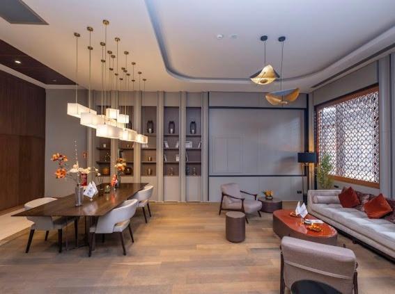 G Tower Modern Near Shopping Center *