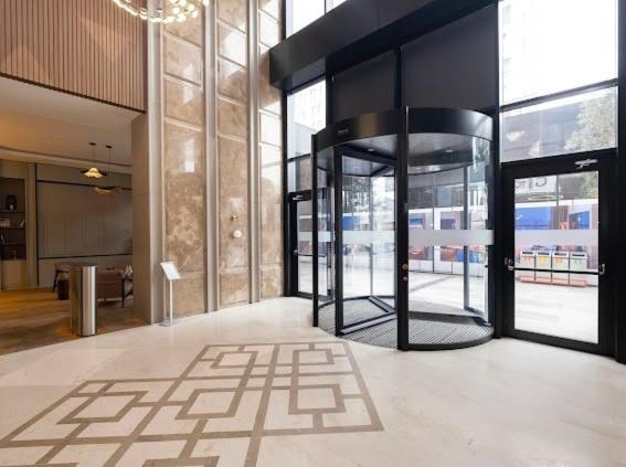 G Tower Modern Near Shopping Center *