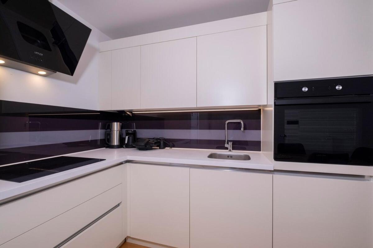 G Tower Modern Near Shopping Center Istambul